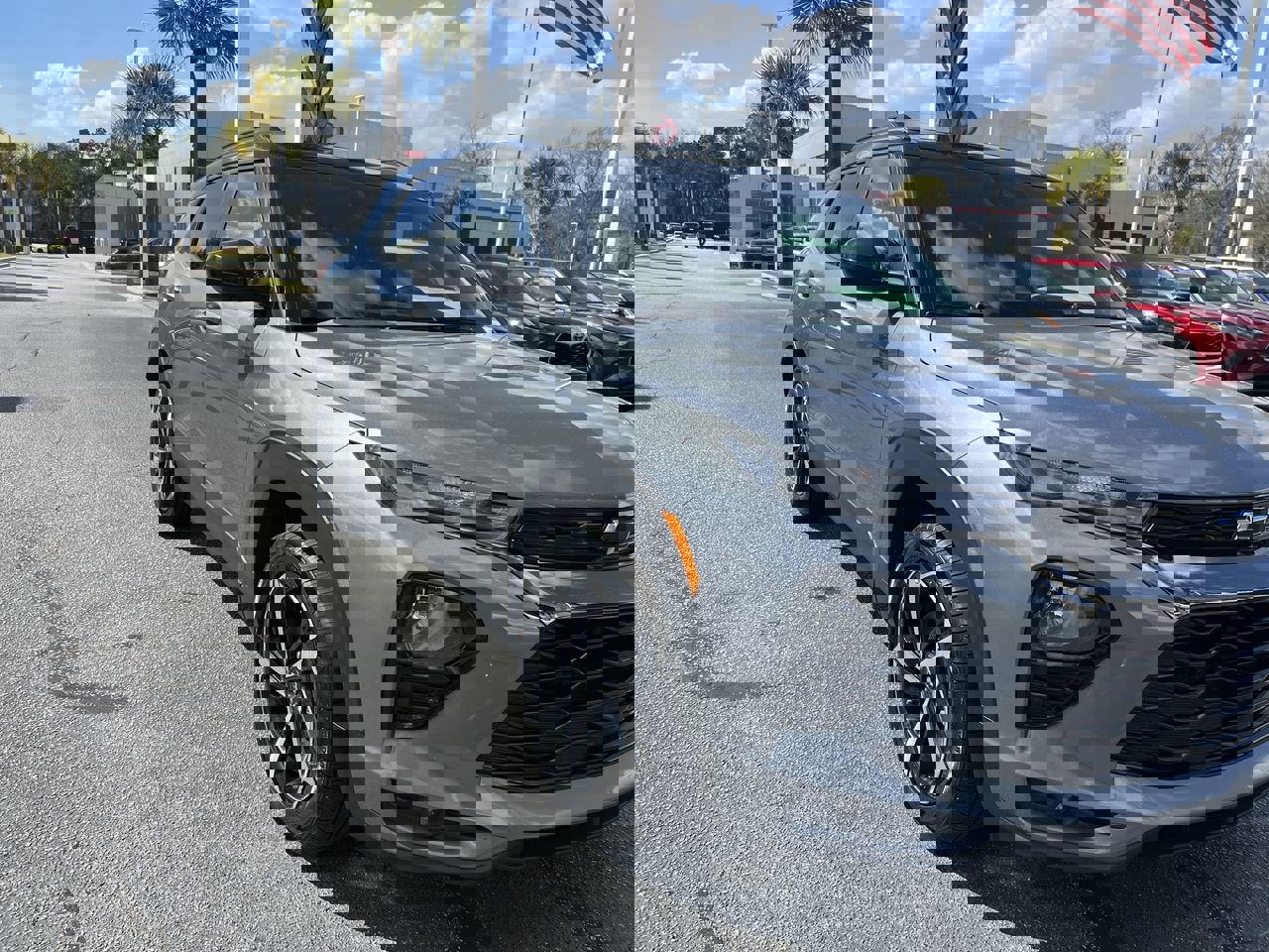 Used 2021 Chevrolet TrailBlazer RS w/ Sun and Liftgate Package image 2