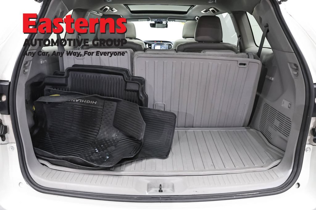 Used 2017 Toyota Highlander Limited Platinum AWD/4WD image 9