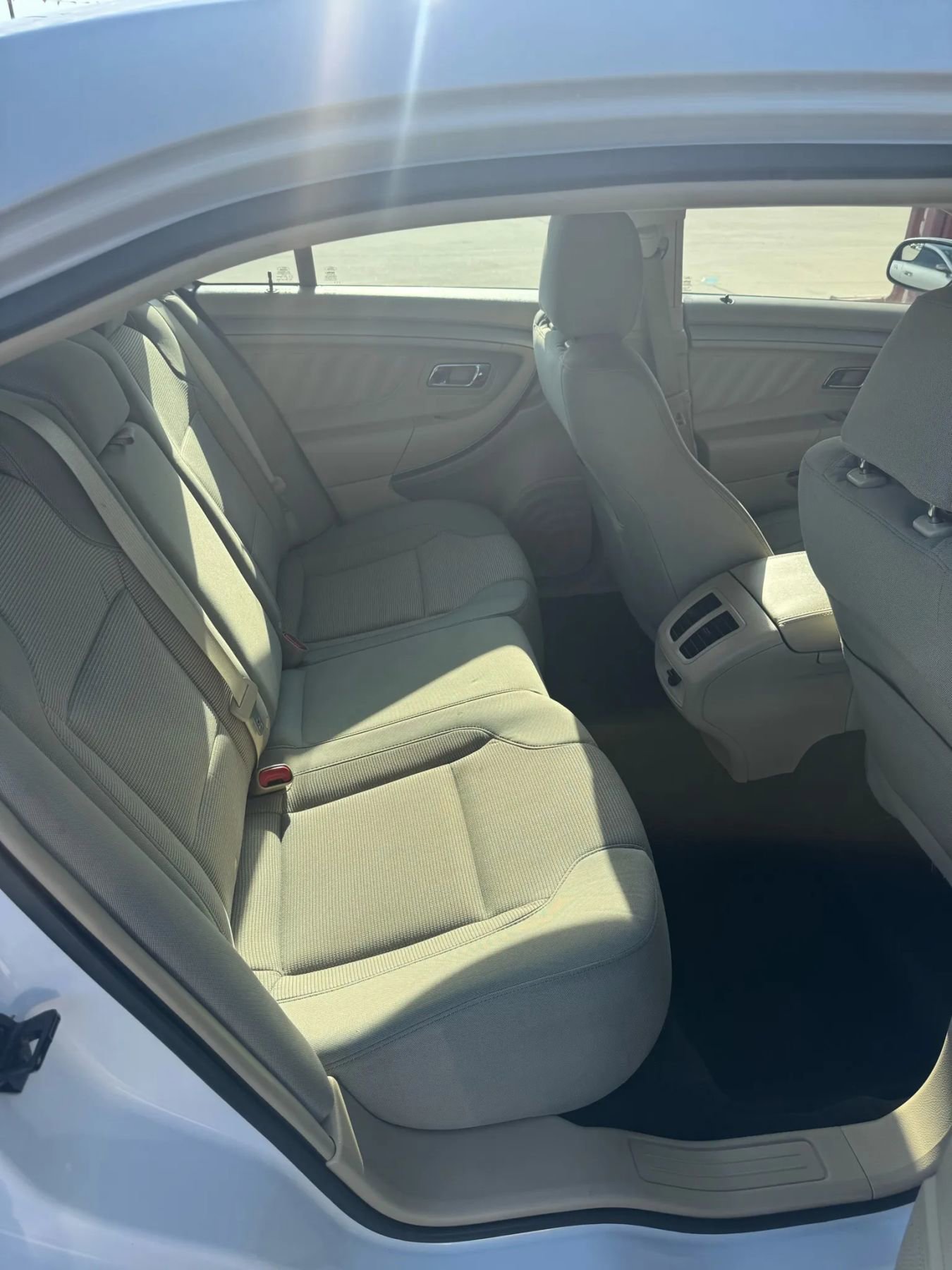 Used 2016 Ford Taurus SEL image 15