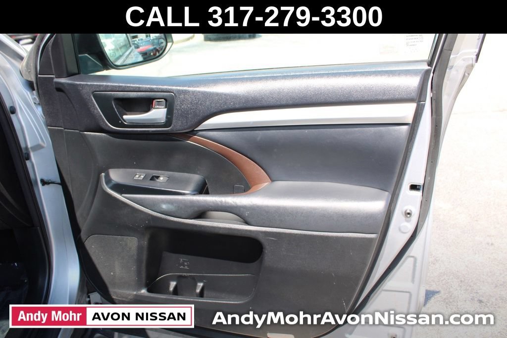 Used 2014 Toyota Highlander XLE FWD image 22