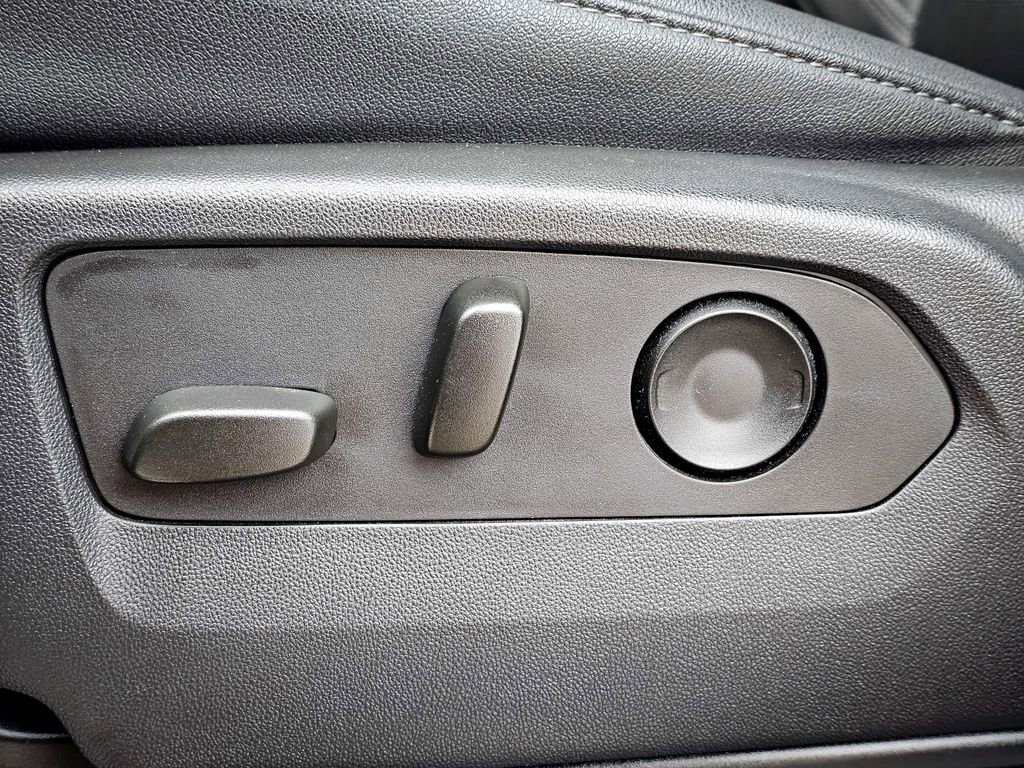 Certified 2024 Chevrolet Silverado 2500 LTZ w/ LTZ Convenience Package image 18