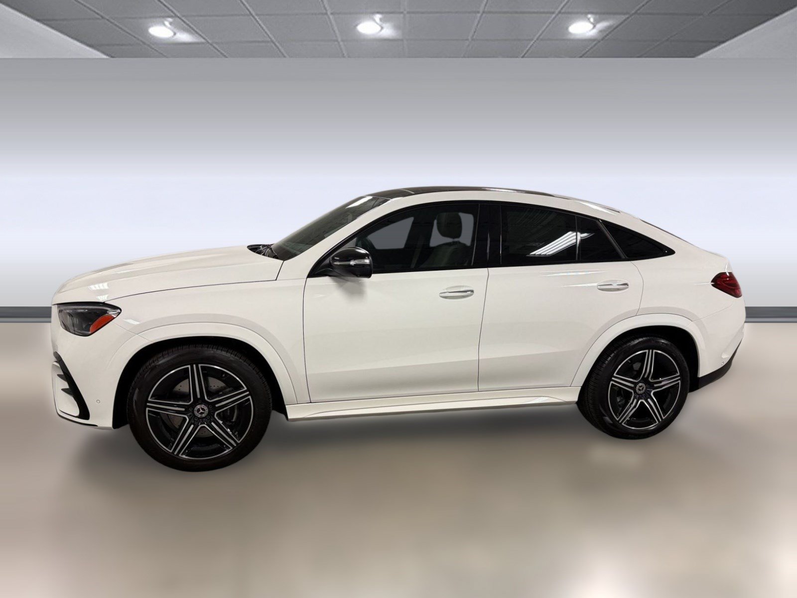 Used 2025 Mercedes-Benz GLE 450 4MATIC Coupe image 2