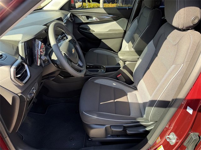 Used 2025 Chevrolet TrailBlazer LT w/ Driver Confidence Package image 19