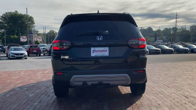 Certified 2025 Honda Pilot TrailSport image 9