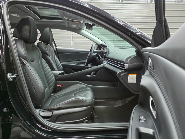 Used 2024 Hyundai Elantra Limited FWD image 14