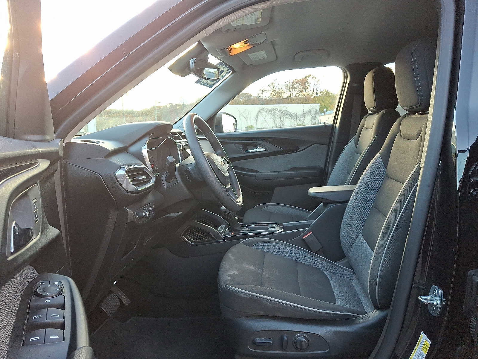 Used 2023 Chevrolet TrailBlazer LT w/ Convenience Package image 13