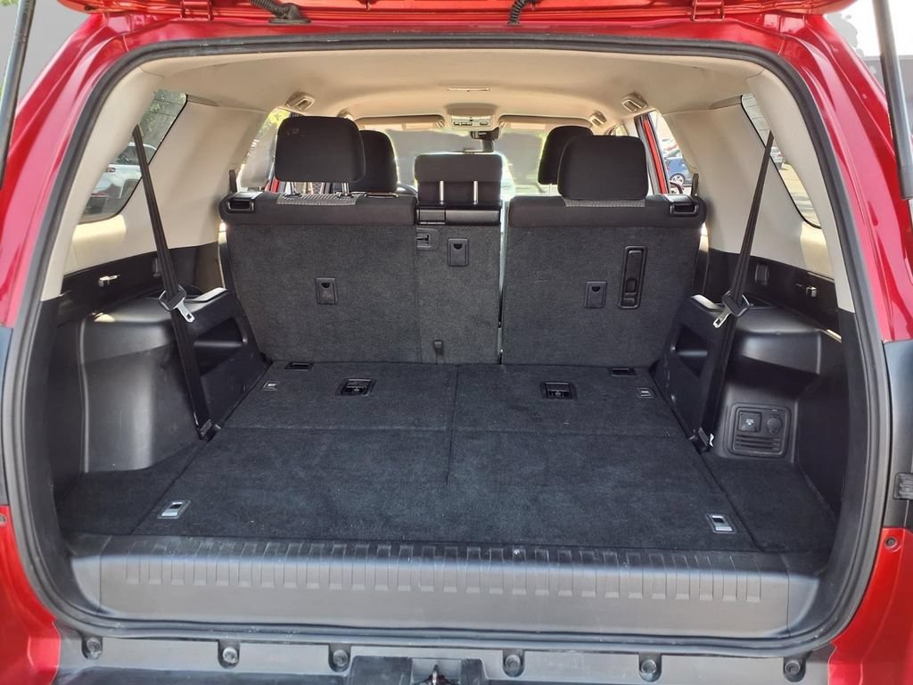 Used 2024 Toyota 4Runner SR5 AWD/4WD image 28