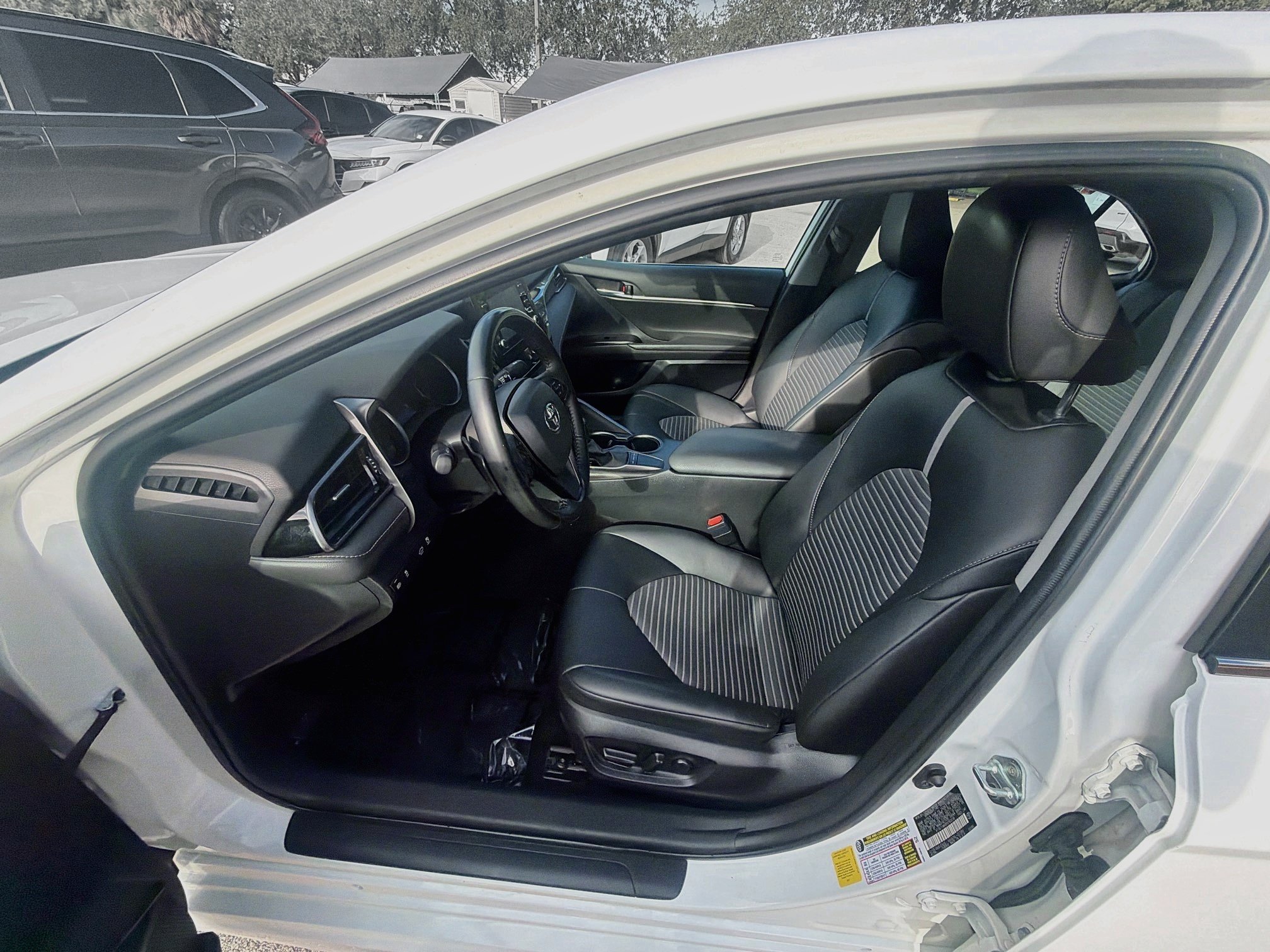 Used 2023 Toyota Camry SE FWD image 18