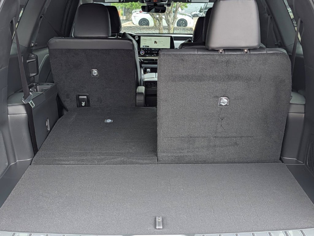 New 2026 Lexus TX 500h AWD w/ Technology Package image 12