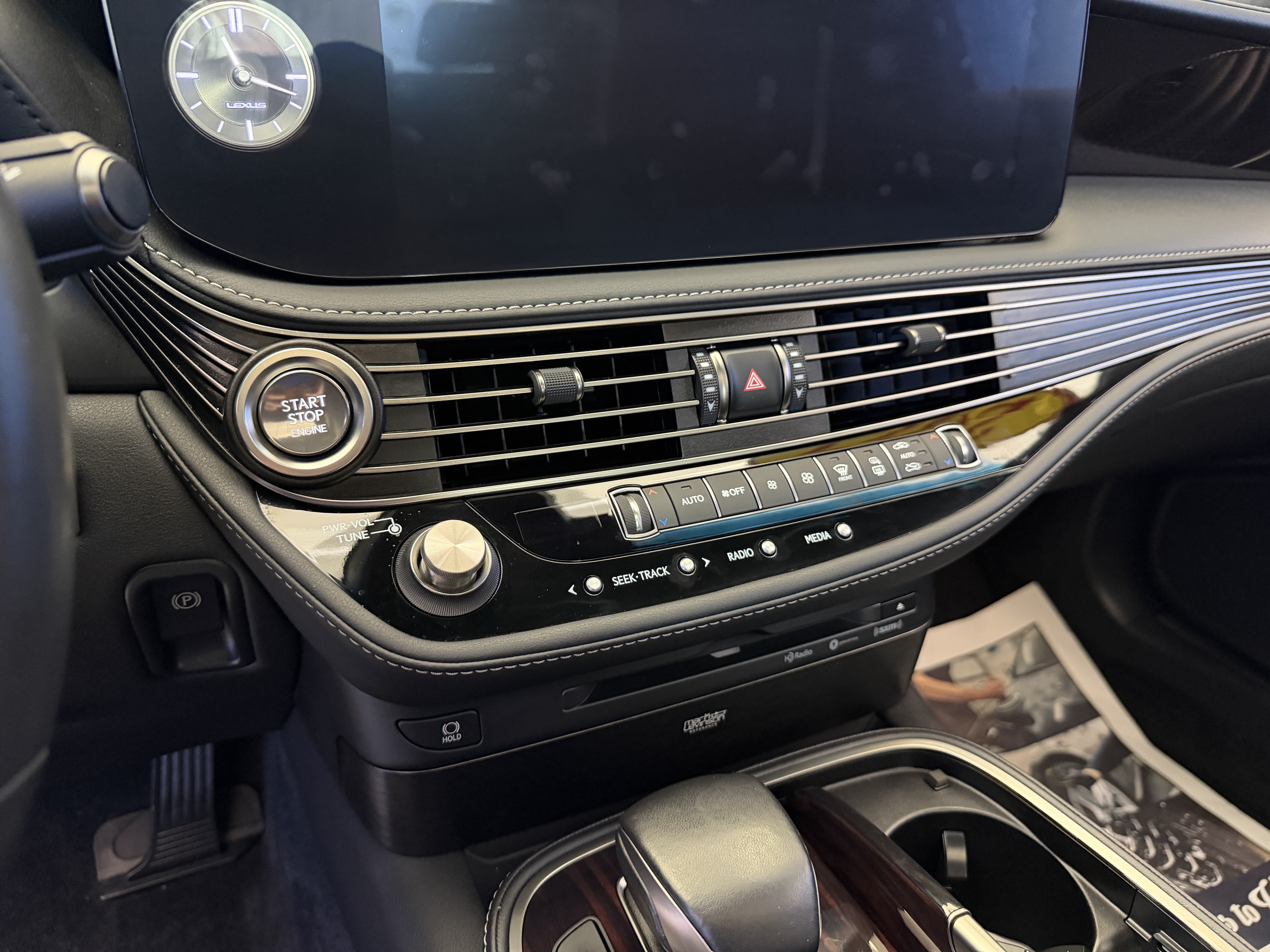Used 2021 Lexus LS 500 w/ Interior Upgrade Package RWD image 21