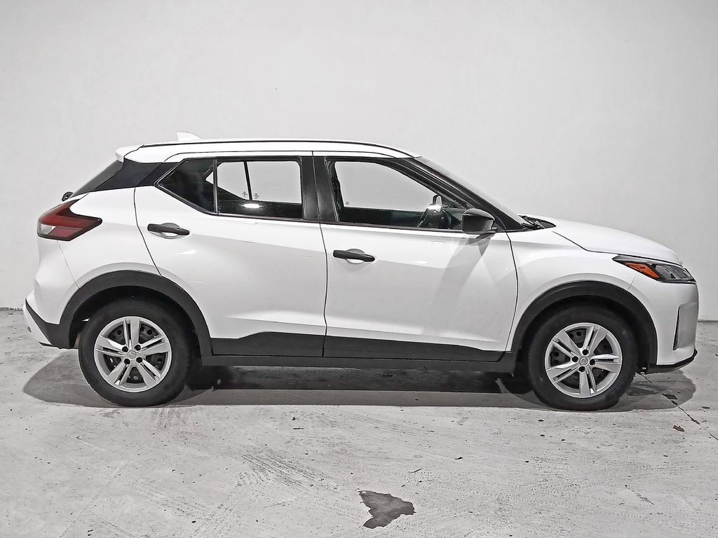 Used 2023 Nissan Kicks S image 7