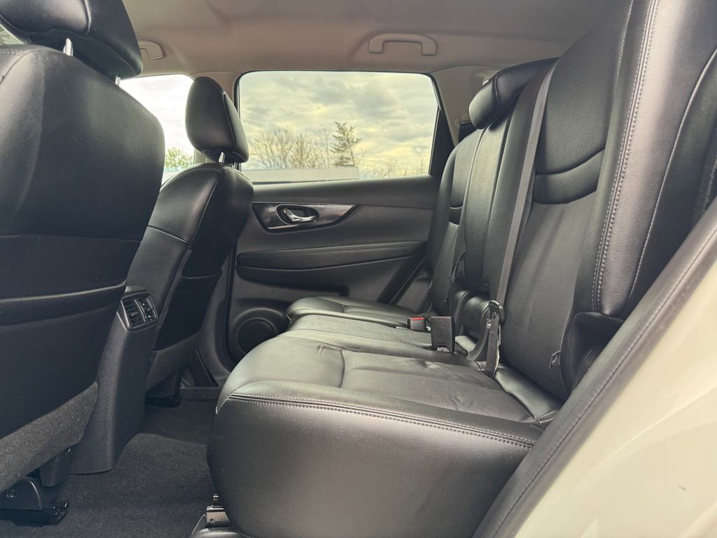 Used 2017 Nissan Rogue SL image 33