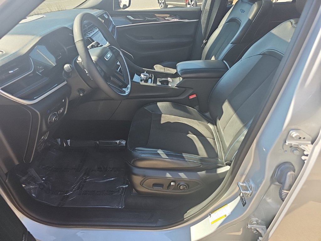Certified 2024 Jeep Grand Cherokee Trailhawk w/ Advanced Protech Group II AWD/4WD image 18