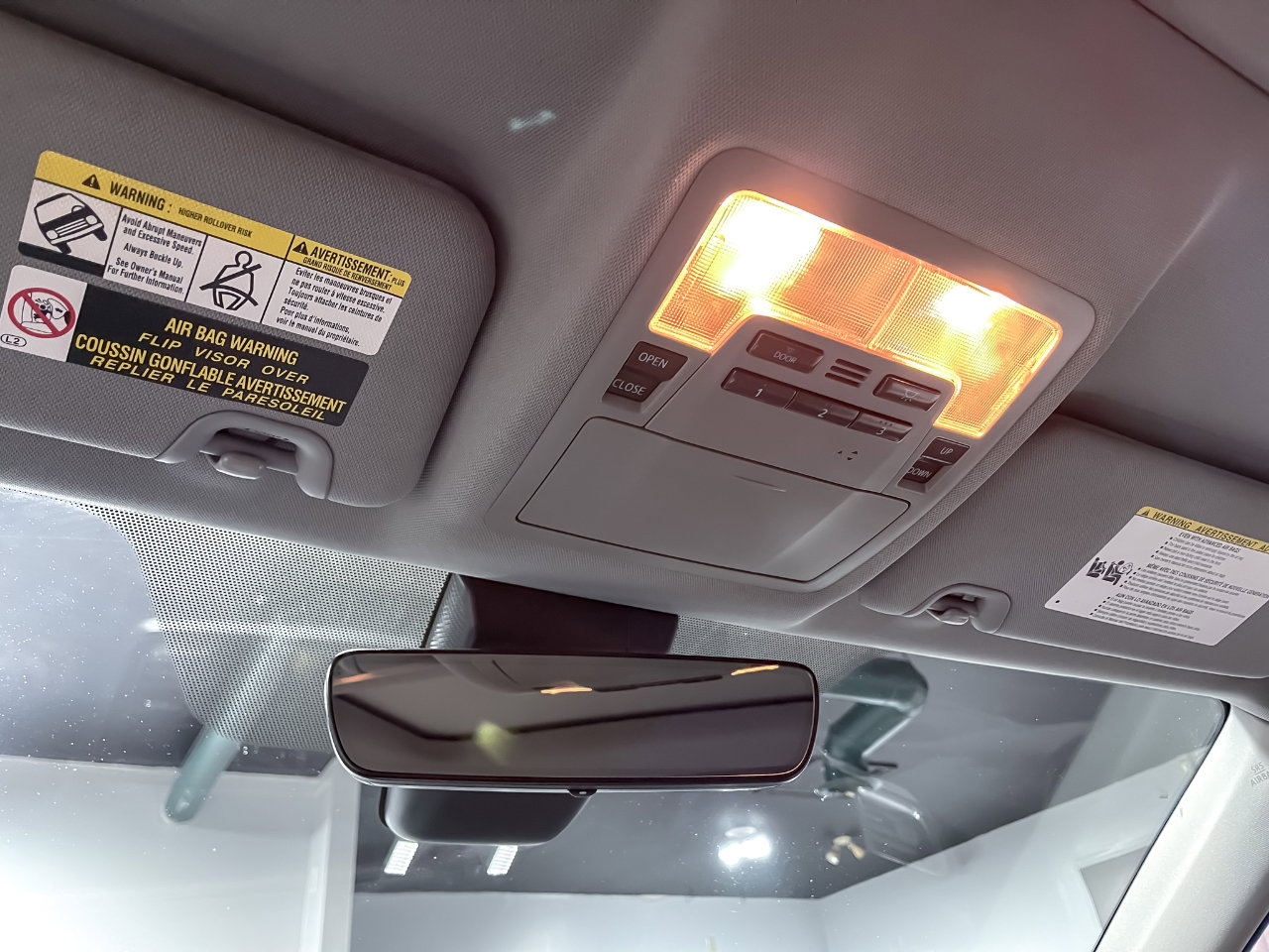 Used 2018 Toyota Highlander XLE image 25