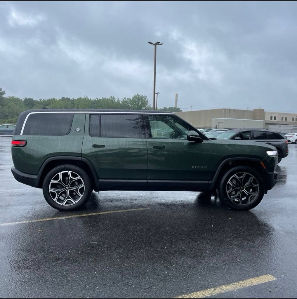 Used 2025 Rivian R1S Adventure Dual AWD/4WD image 7