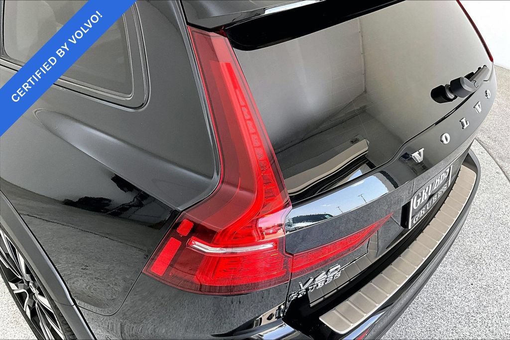 Used 2022 Volvo V60 T5 Cross Country w/ Advanced Package AWD/4WD image 39