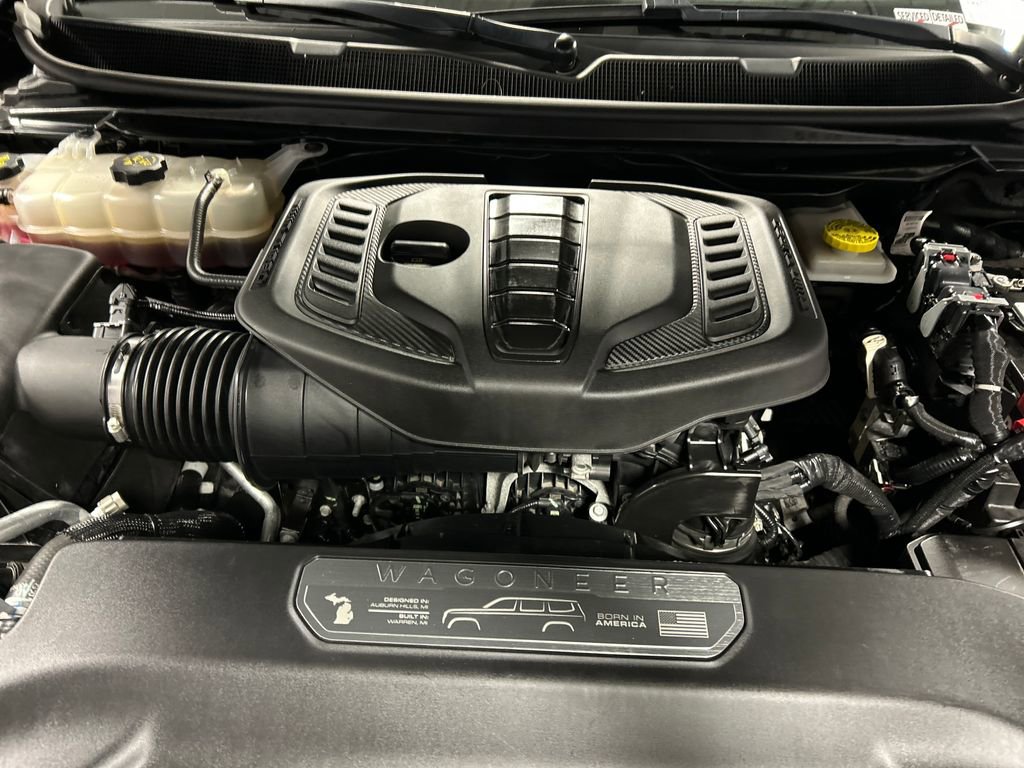 Used 2023 Jeep Wagoneer L Series III w/ Premium Group I image 27