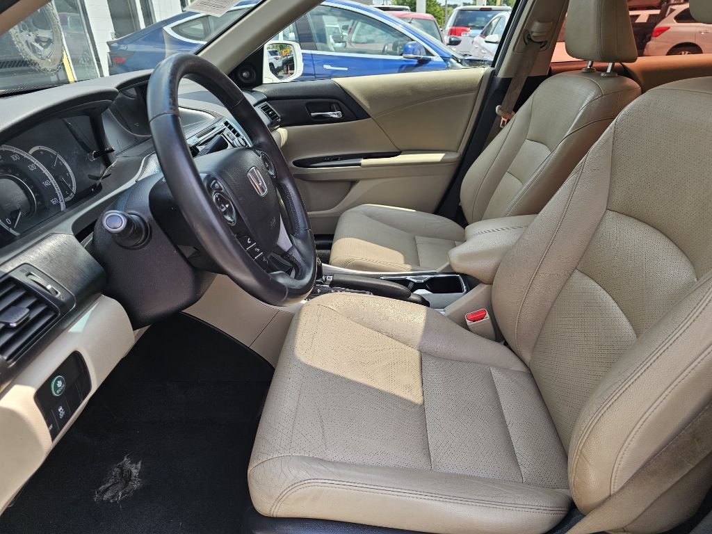 Used 2015 Honda Accord EX-L image 18
