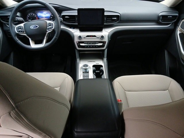 Used 2023 Ford Explorer XLT image 9