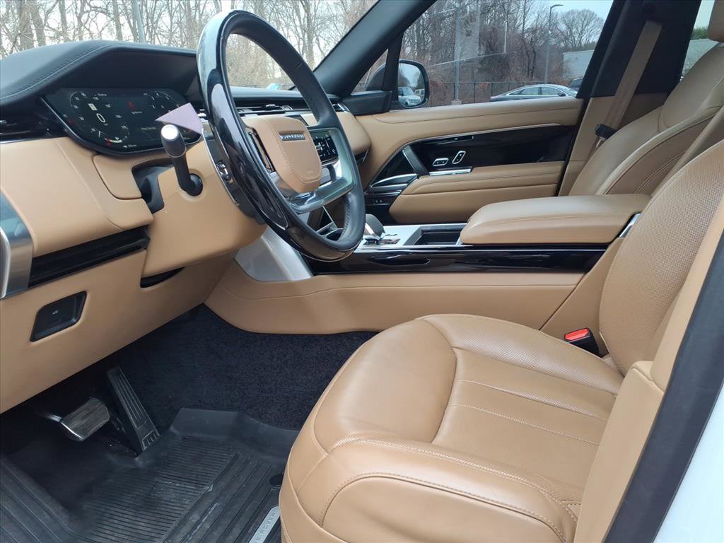 Certified 2024 Land Rover Range Rover SE image 17