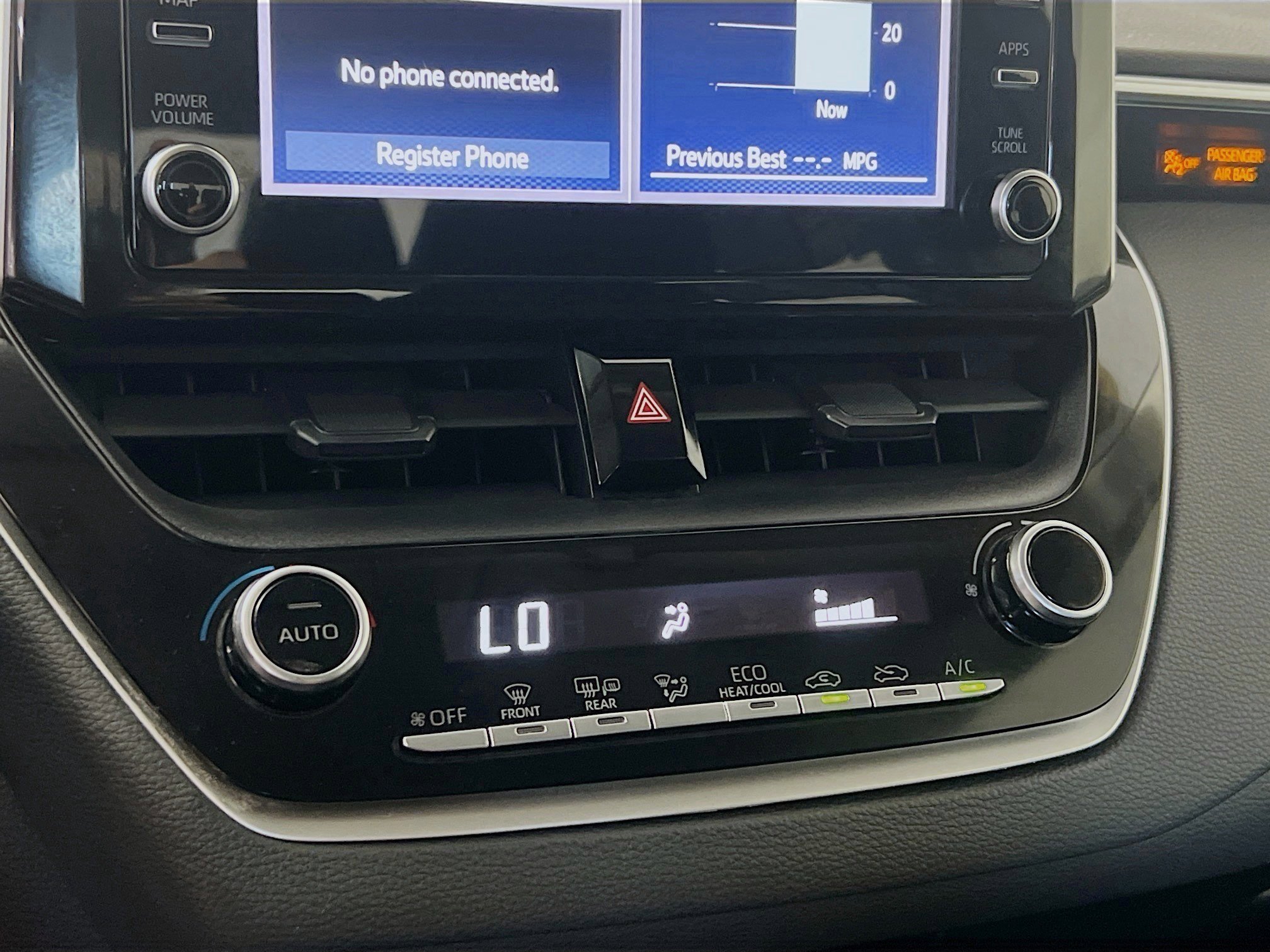 Used 2020 Toyota Corolla LE image 26