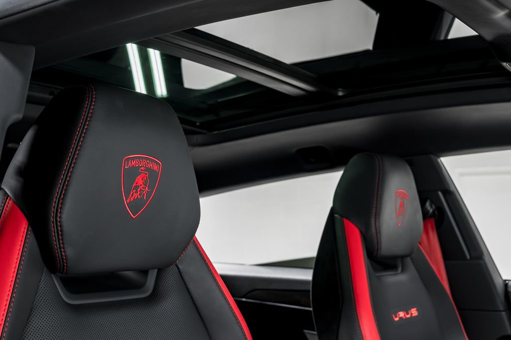 Used 2023 Lamborghini Urus Performante AWD/4WD image 43