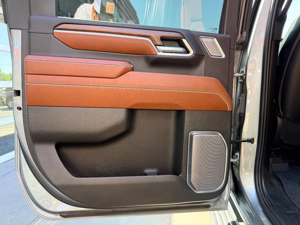 Used 2024 GMC Sierra 3500 Denali Ultimate AWD/4WD image 37