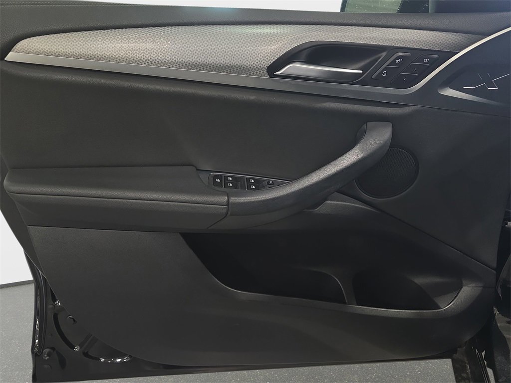 Used 2019 BMW X4 M40i w/ Driving Assistance Package image 26