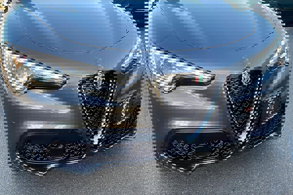 Used 2022 Alfa Romeo Stelvio Ti image 28