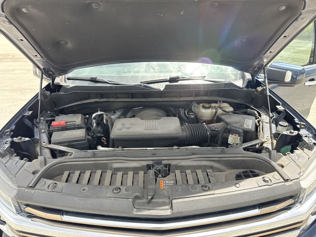 Used 2019 Chevrolet Silverado 1500 High Country w/ Technology Package RWD image 14