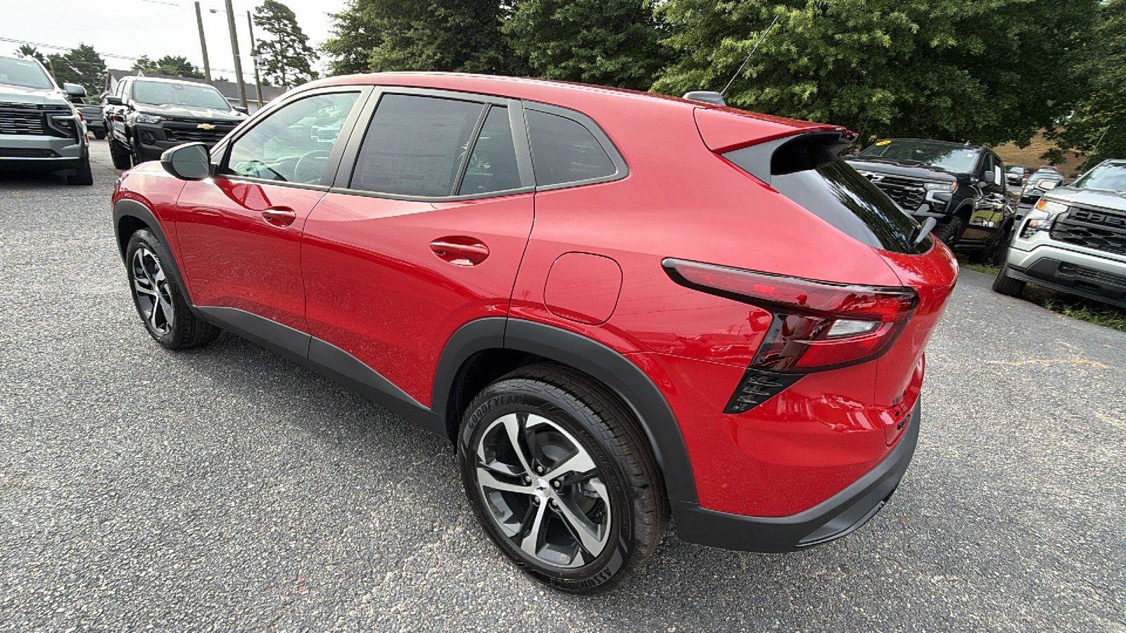 New 2026 Chevrolet Trax RS w/ Sunroof Package FWD image 11