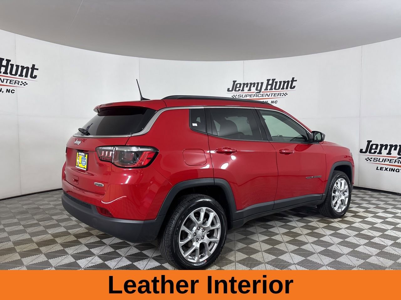 Used 2023 Jeep Compass Latitude image 5