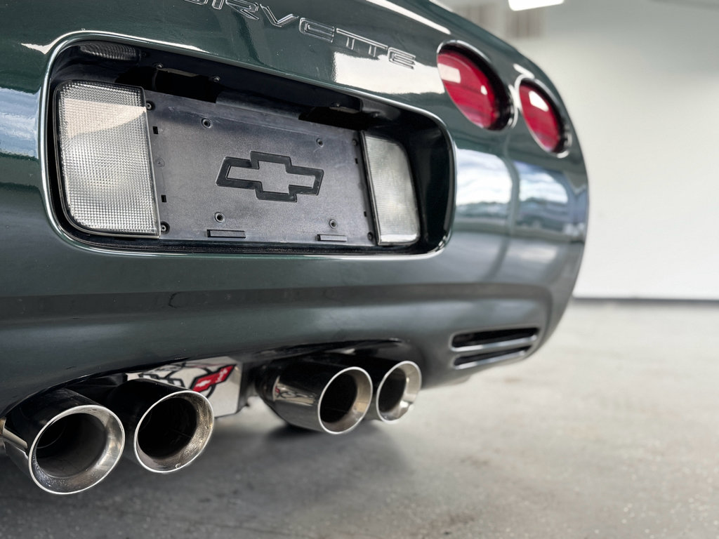 Used 2001 Chevrolet Corvette Coupe w/ Preferred Equipment Group1 image 34
