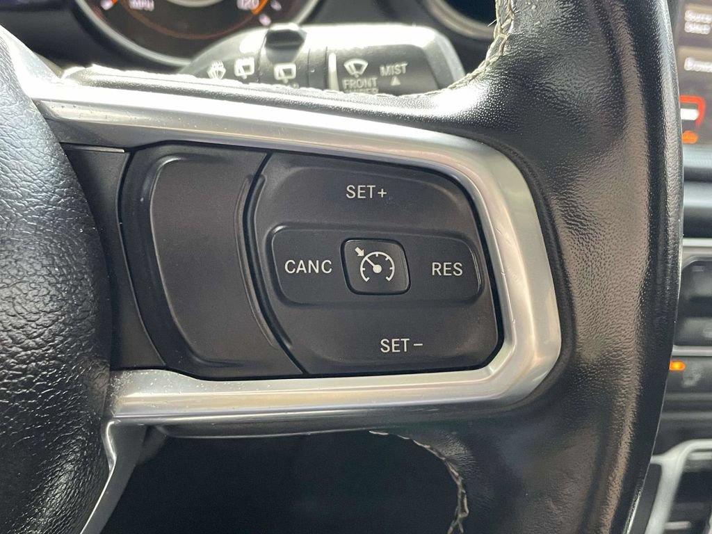 Used 2022 Jeep Wrangler Unlimited Sahara AWD/4WD image 30