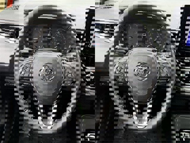 Used 2025 Toyota Corolla SE image 13