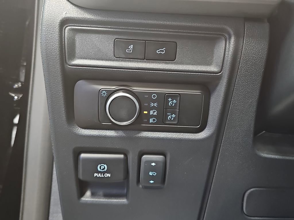 Used 2024 Ford Expedition Max XLT image 26