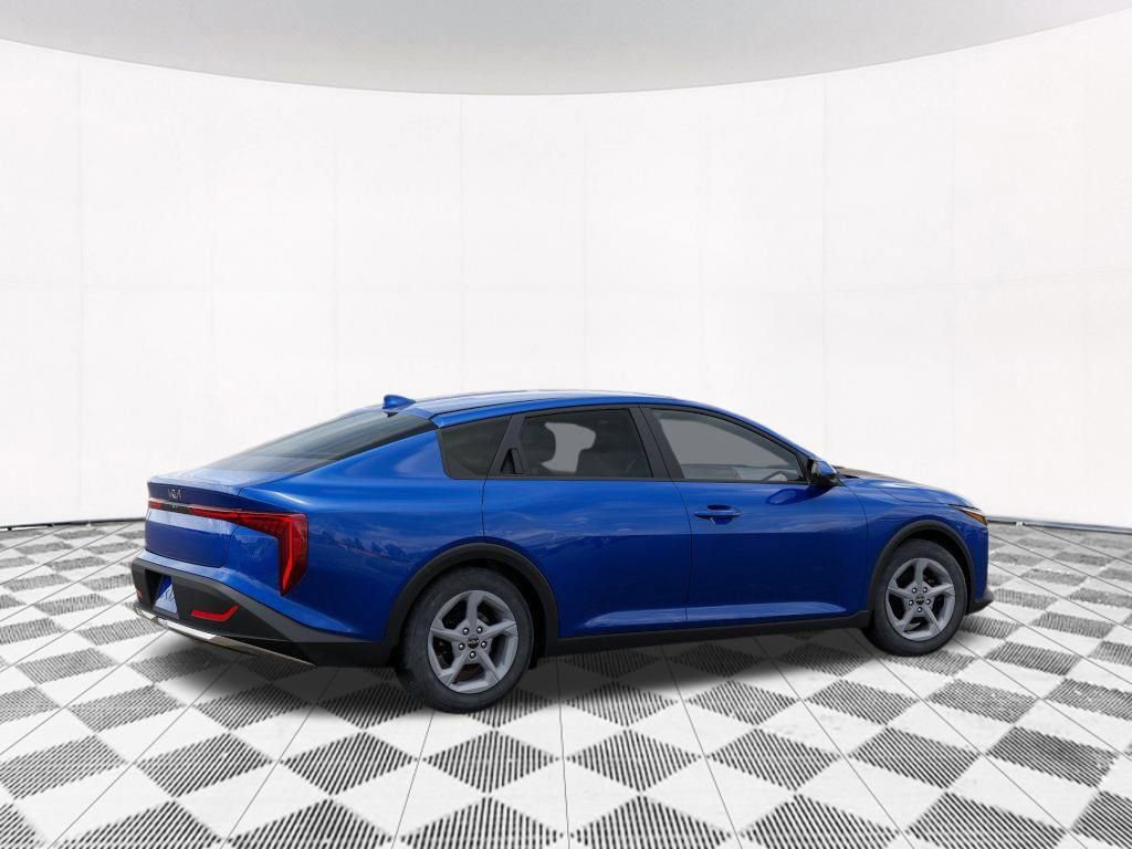 Used 2025 Kia K4 LXS image 7