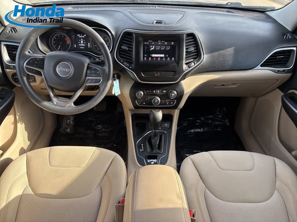 Used 2019 Jeep Cherokee Latitude w/ Popular Appearance Group image 11