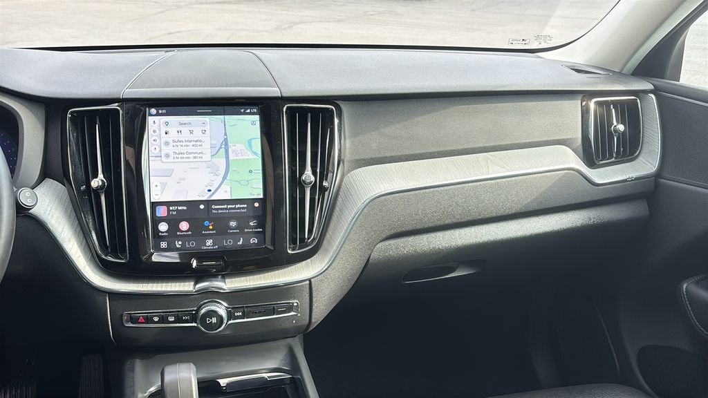 Certified 2025 Volvo XC60 B5 Plus AWD/4WD image 8