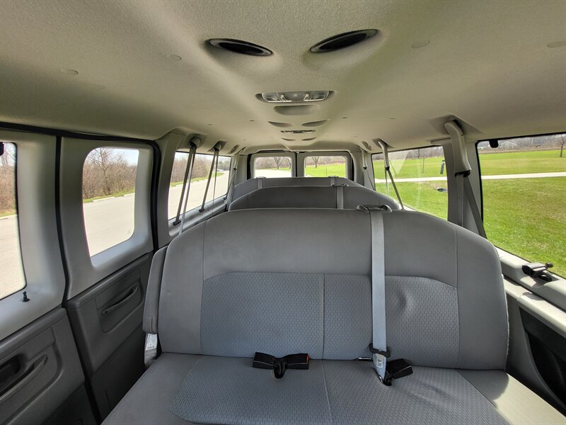 Used 2014 Ford E-350 and Econoline 350 XLT RWD image 17