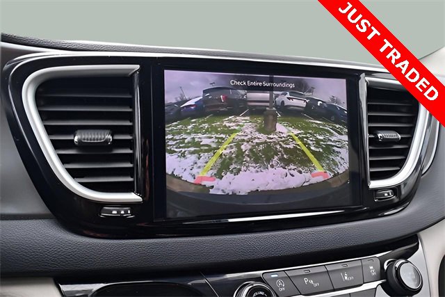 Used 2024 Chrysler Pacifica Touring-L image 33
