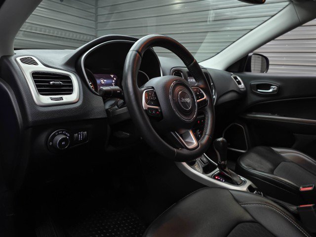 Used 2019 Jeep Compass Latitude w/ Popular Equipment Group AWD/4WD image 10