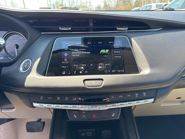 Certified 2023 Cadillac XT4 Luxury w/ Cold Weather Package AWD/4WD image 13