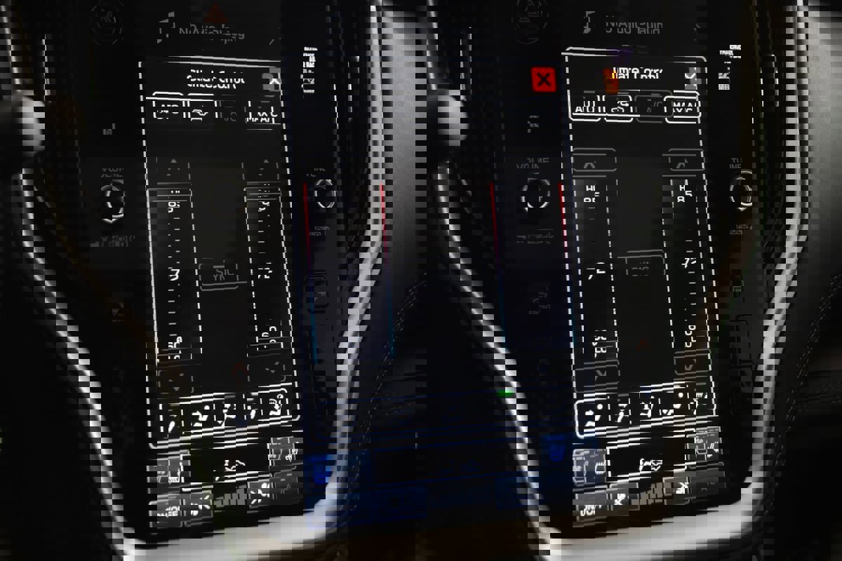 Used 2024 Subaru Outback Touring XT w/ Popular Package #2 image 32