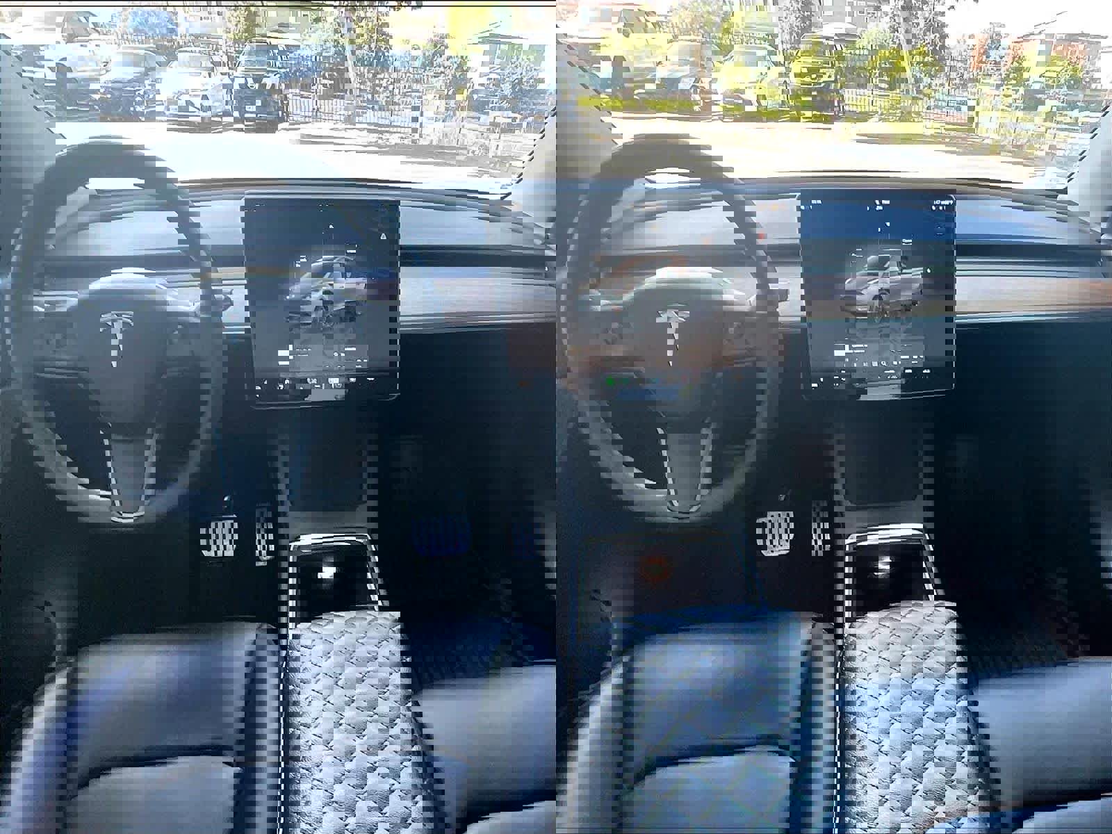 Used 2022 Tesla Model Y Performance AWD/4WD image 16