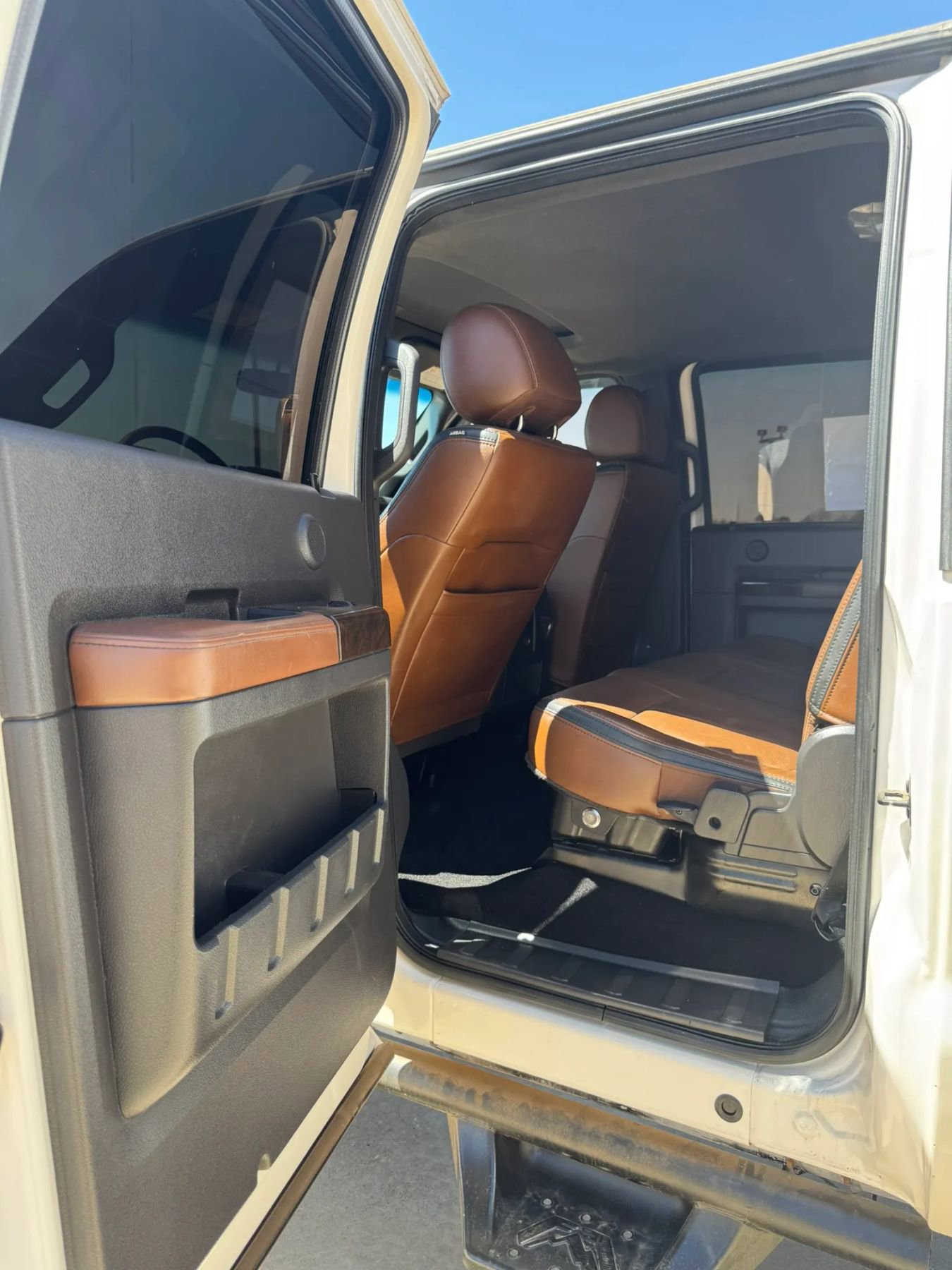 Used 2016 Ford F250 Platinum w/ FX4 Off-Road Package AWD/4WD image 17