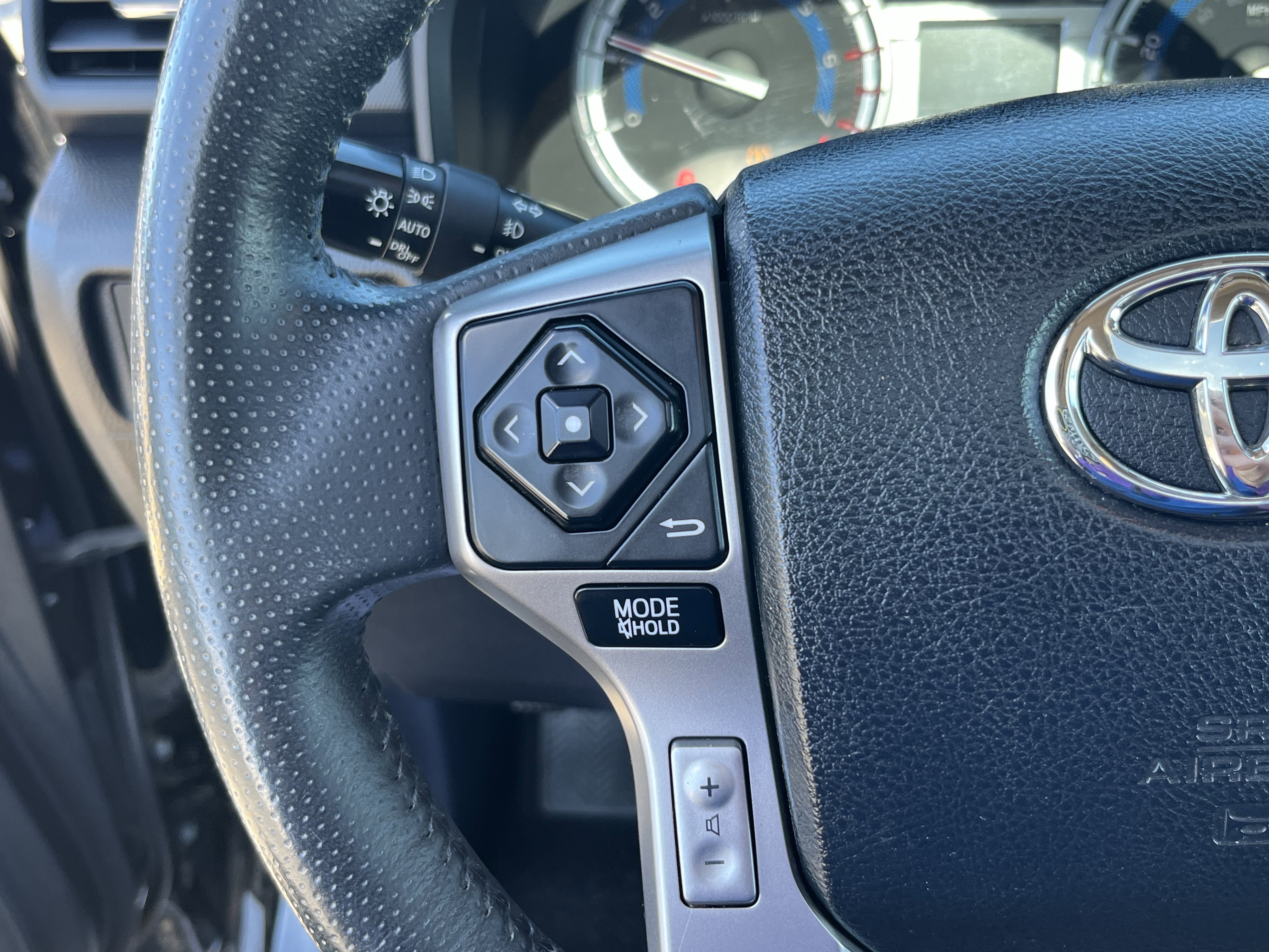 Used 2016 Toyota 4Runner Limited image 17