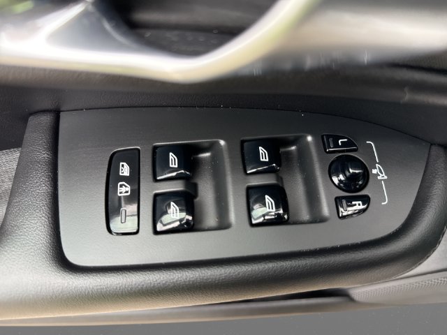 Certified 2023 Volvo XC90 B6 Plus w/ Protection Package Premier AWD/4WD image 19