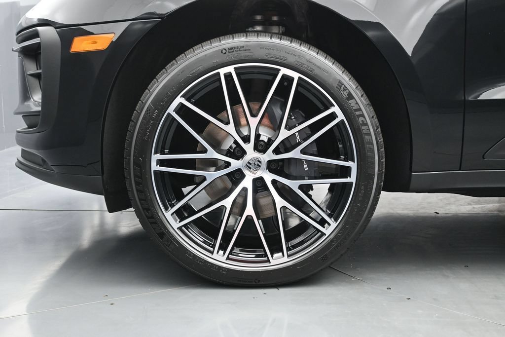 New 2026 Porsche Macan AWD/4WD image 7
