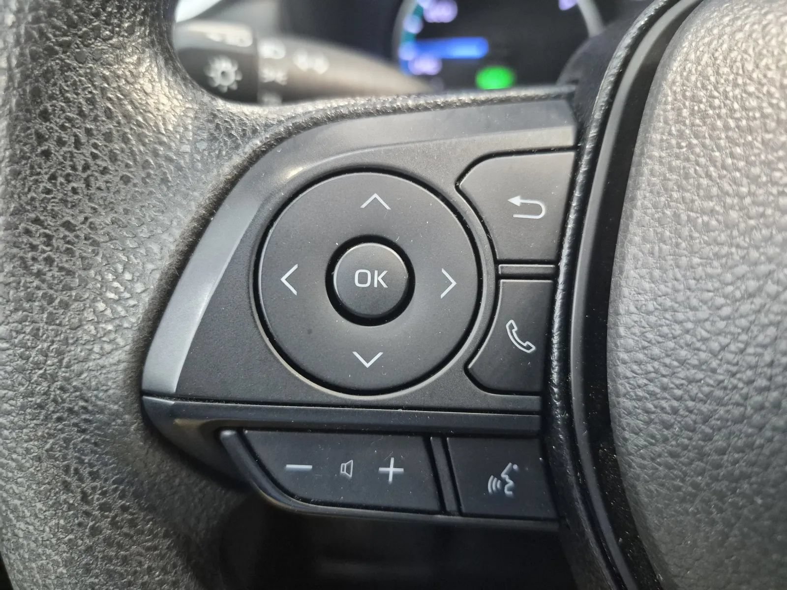 Used 2022 Toyota RAV4 LE AWD/4WD image 27